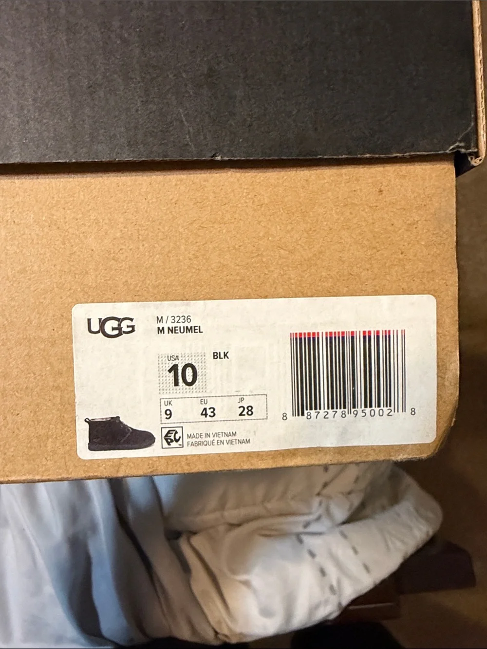 UGG Men's Black Suede Chukka Boots